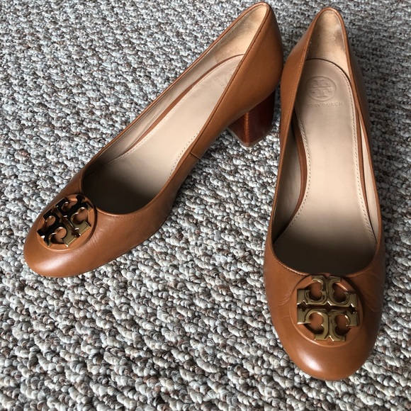 Tory Burch Shoes - Tory Burch CHELSEA PUMP size 8.5